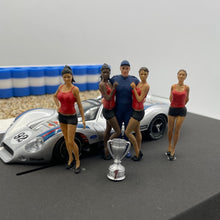 Carregar imagem no visualizador da galeria, Modellbau Figuren Gridgirls 1/32 